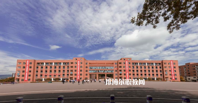 重慶綦江職業(yè)教育中心2022年學(xué)費(fèi)、收費(fèi)多少