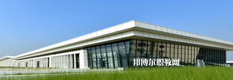 成都交通高級(jí)技工學(xué)校2022年學(xué)費(fèi)、收費(fèi)多少