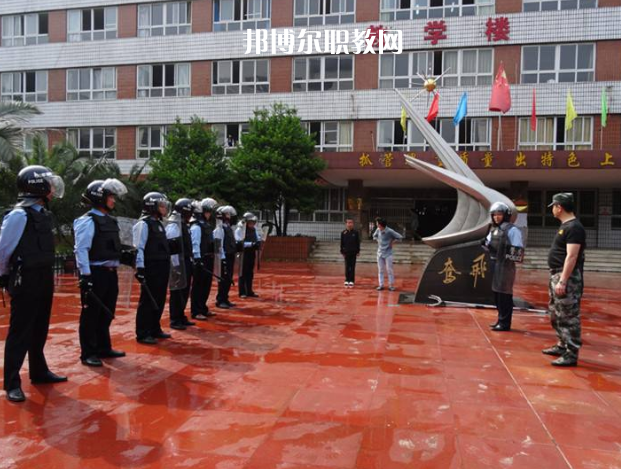 四川省工業(yè)貿(mào)易學(xué)校2022年報(bào)名條件、招生要求、招生對象