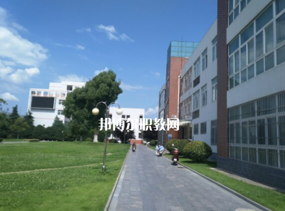 云南廣播電視學(xué)校2022年報(bào)名條件、招生要求、招生對(duì)象
