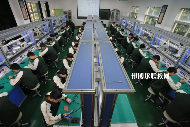 東莞商業(yè)學(xué)校2022年報(bào)名條件、招生要求、招生對(duì)象