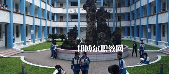 四川瀘州市江南職業(yè)中學(xué)校2022年學(xué)費(fèi)、收費(fèi)多少
