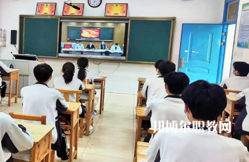武漢建設(shè)學(xué)校2022年招生辦聯(lián)系電話(huà)