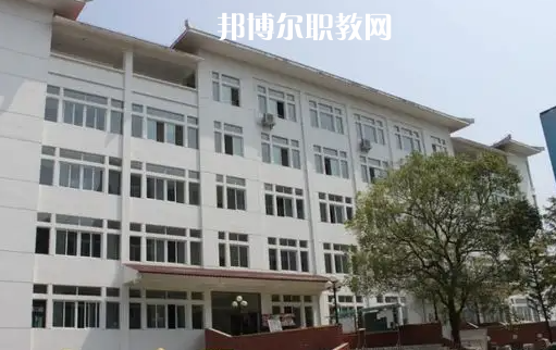 恩施衛(wèi)生學(xué)校2022年報名條件、招生要求、招生對象