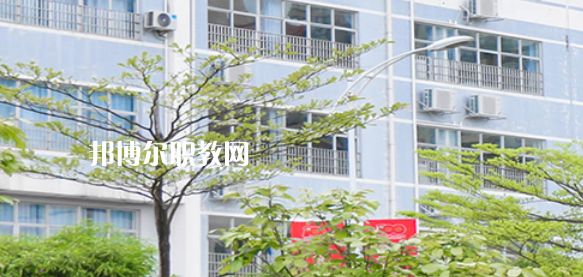南寧商貿(mào)學(xué)校2022年招生辦聯(lián)系電話(huà)