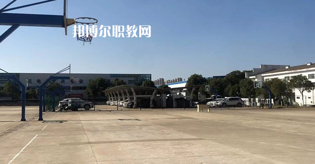 南昌智遠(yuǎn)技工學(xué)校2022年學(xué)費(fèi)、收費(fèi)多少