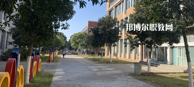 南昌智遠技工學(xué)校2023年報名條件、招生要求、招生對象