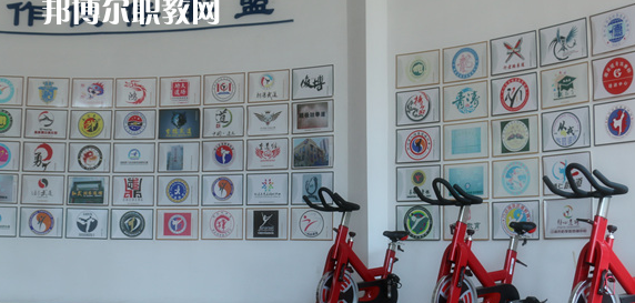 德陽弘正科技職業(yè)學校2023年報名條件、招生要求、招生對象