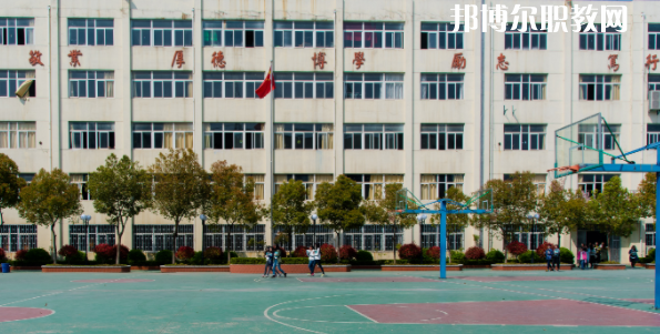 南京工業(yè)技術(shù)學(xué)校地址在哪里，哪個(gè)地區(qū)，哪個(gè)城市?