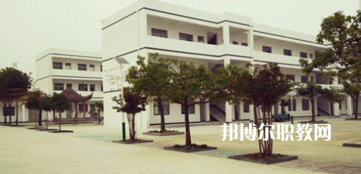 盱眙縣東方職業(yè)高級(jí)中學(xué)地址在哪里，哪個(gè)地區(qū)，哪個(gè)城市?