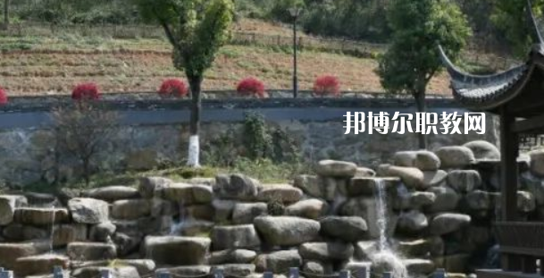 杭州市富陽區(qū)職業(yè)高級中學(xué)地址在哪里，哪個地區(qū)，哪個城市?