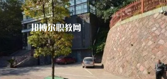金華藝術(shù)學(xué)校地址在哪里，哪個(gè)地區(qū)，哪個(gè)城市?