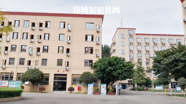 四川科華高級技工學校醫(yī)藥衛(wèi)生類對口高考班地址在哪里，哪個地區(qū)，哪個城市?