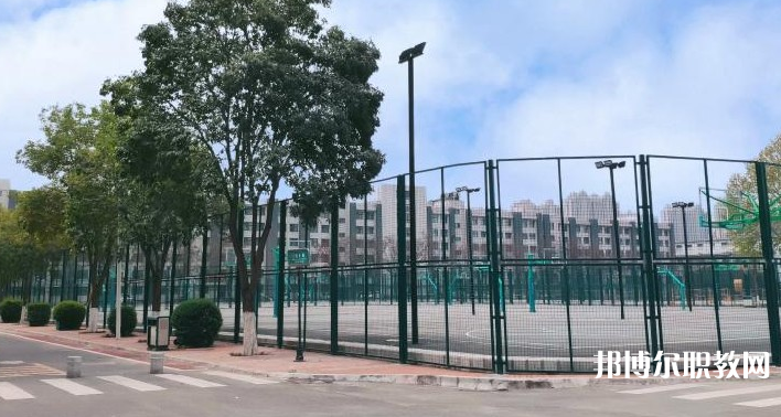 西安外事技工學(xué)校地址，乘車路線