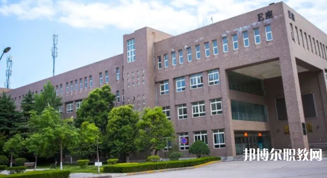 西安技師學(xué)院地址，乘車路線