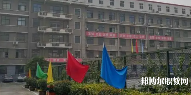 西安市技工學(xué)校地址，乘車路線