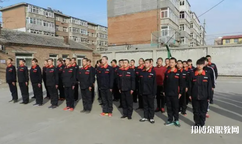 張家口靚典中等職業(yè)學(xué)校地址，乘車路線