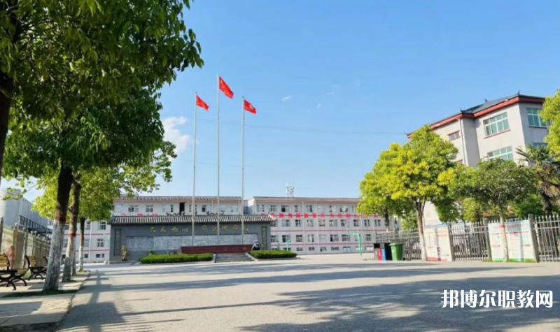 2023周口宛丘職業(yè)高中多少錢 周口宛丘職業(yè)高中各專業(yè)學(xué)費收費標(biāo)準(zhǔn)