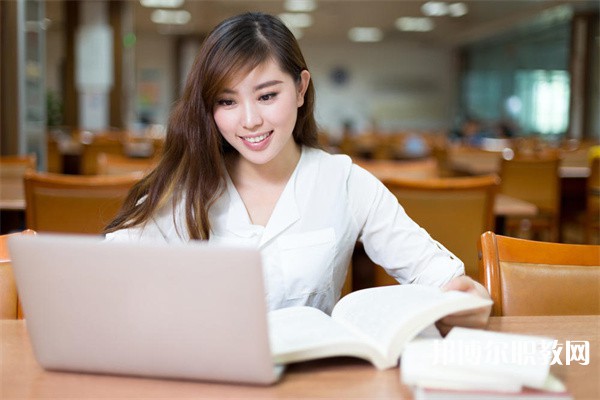 湖南哪里的中職學校能讀服裝工藝與設計專業(yè)